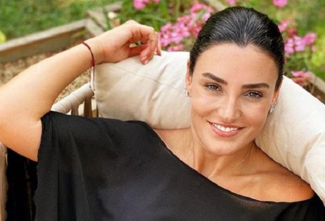 Sevcan Orhan kimdir? aslen nereli? kaç yaşında? evli mi? eşi kim? boyu kilosu kaç? burcu ne? biyografisi ve hayatı hakkında kısa bilgiler. Sevcan Orhan kimdir? aslen nereli? kaç yaşında? evli mi? eşi kim? boyu kilosu kaç? burcu ne? biyografisi ve hayatı hakkında kısa bilgiler.