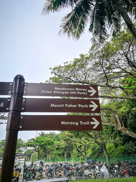 Wegweiser im Mount Faber Park