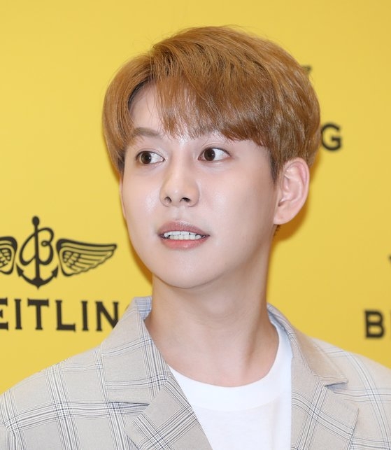 Park Kyung confirms rumors that he was a school bully