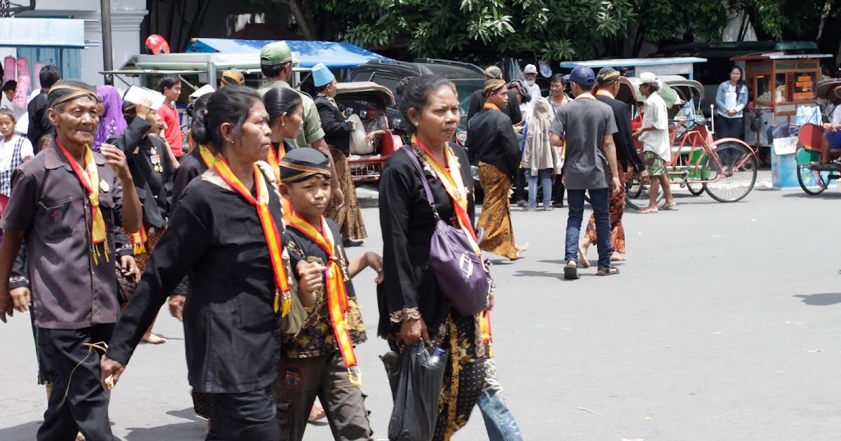 Yang Dimaksut Geguritan Jawa Arti Dan Contohnya Intanpari Com
