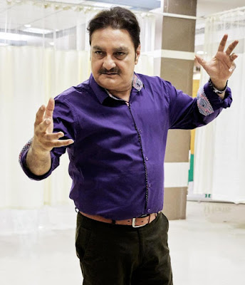 @InstaMag - Vinay Pathak is an actor known for his comic and dramatic roles in films such as ‘Khosla Ka Ghosla’, ‘Johnny Gaddar’, ‘Bheja Fry’, ‘Rab Ne Bana Di Jodi’ vinay-pathak-role-in-film-khajoor-pe-atke-revealed