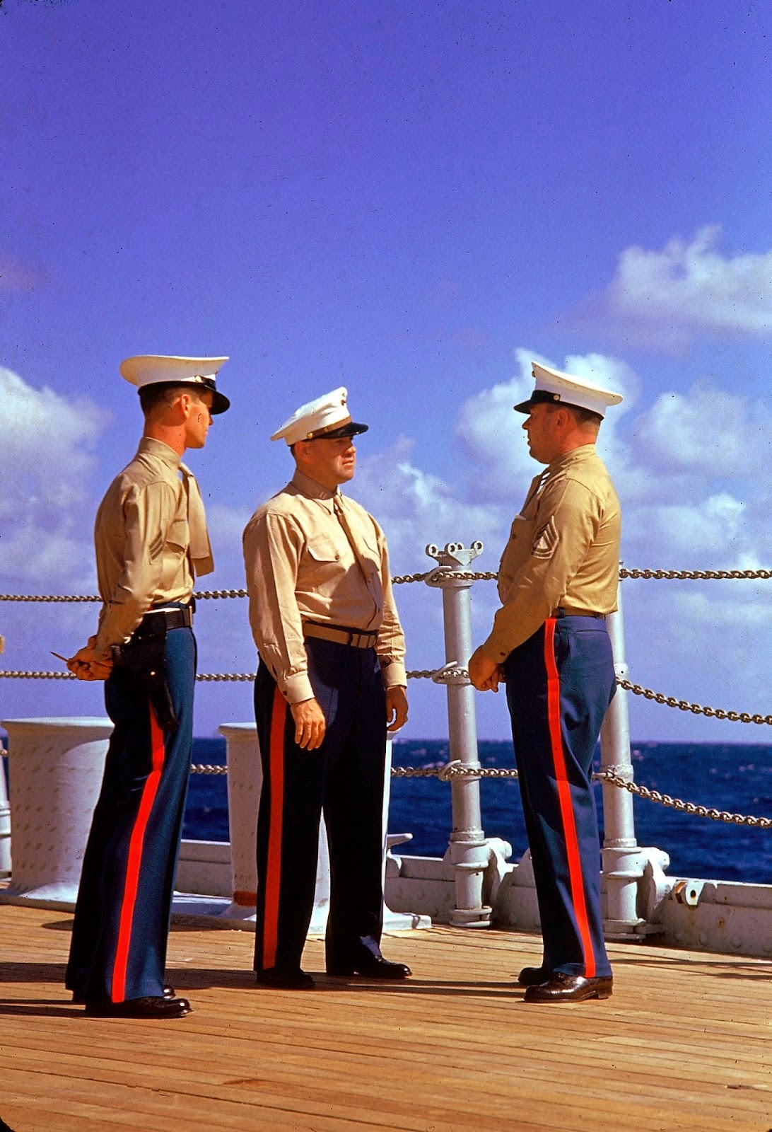 http://1.bp.blogspot.com/-Z_3T1y_60pE/VLabefTiXfI/AAAAAAABOLc/GfWy3yCqUuI/s1600/Rare+Color+Photographs+from+World+War+II+(24).jpg