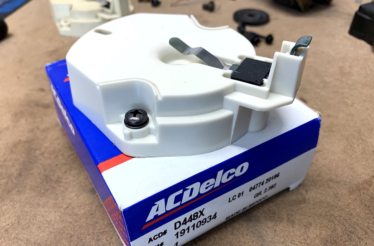 1976 Corvette Stingray Restore, Repair, Detail Replace Distributor Cap and Rotor on a '76 Corvette