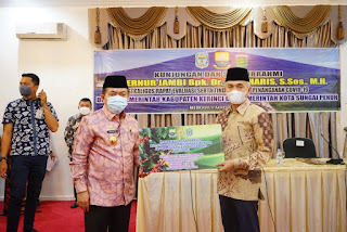 Kunjungan Perdana ke Sakti Alam Kerinci, Al Haris Saya Sangat Bahagia Bisa Duduk Ditengah Bupati dan Walikota Kunjungan Perdana ke Sakti Alam Kerinci, Al Haris Saya Sangat Bahagia Bisa Duduk Ditengah Bupati dan Walikota