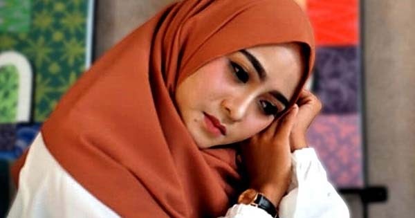 Kunci Gitar Terdiam Andaikan Waktu Bisa Kuputar Kembai Nazia Marwiana Kunci Gitar