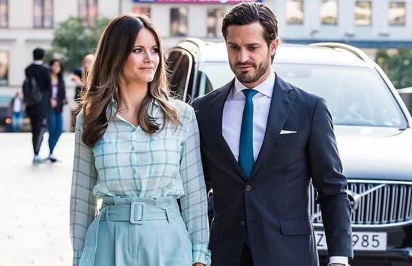 Princess Sofia wore a new check shirt and wide trousers from 2NDDAY. Princess Sofia wore 2ND gwen check shirt and megan wide pants