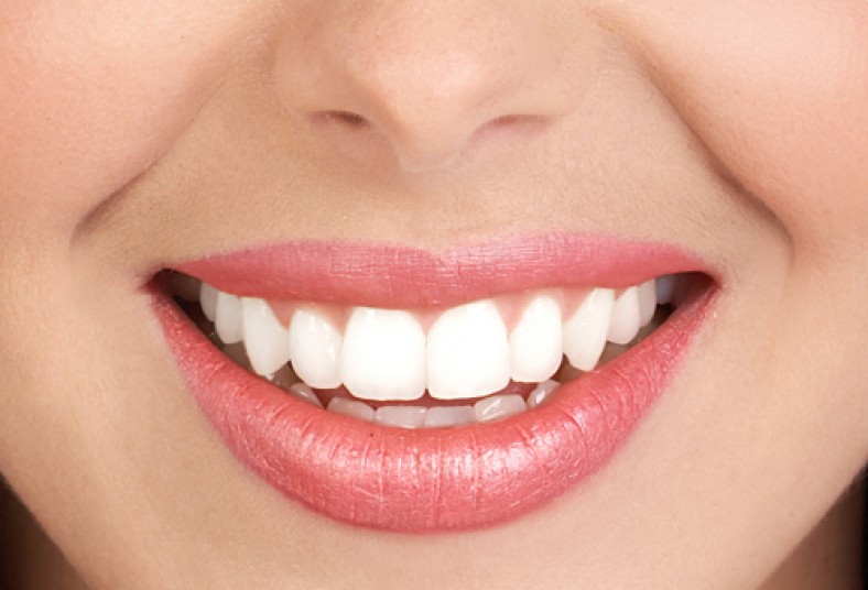Красивые зубы. Красивая улыбка. Подобие улыбки. Красивые ровные зубы. Красивые зубы.