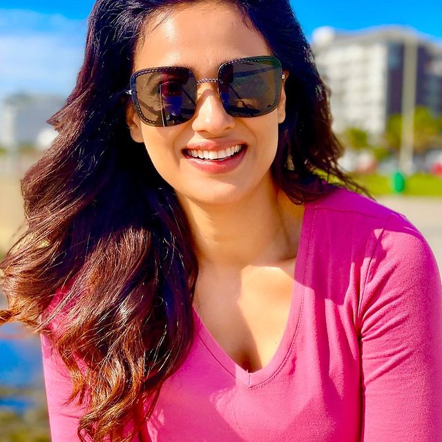 BOLLYWOOD ACTRESS SHWETA TIWARI BIOGRAPHY
