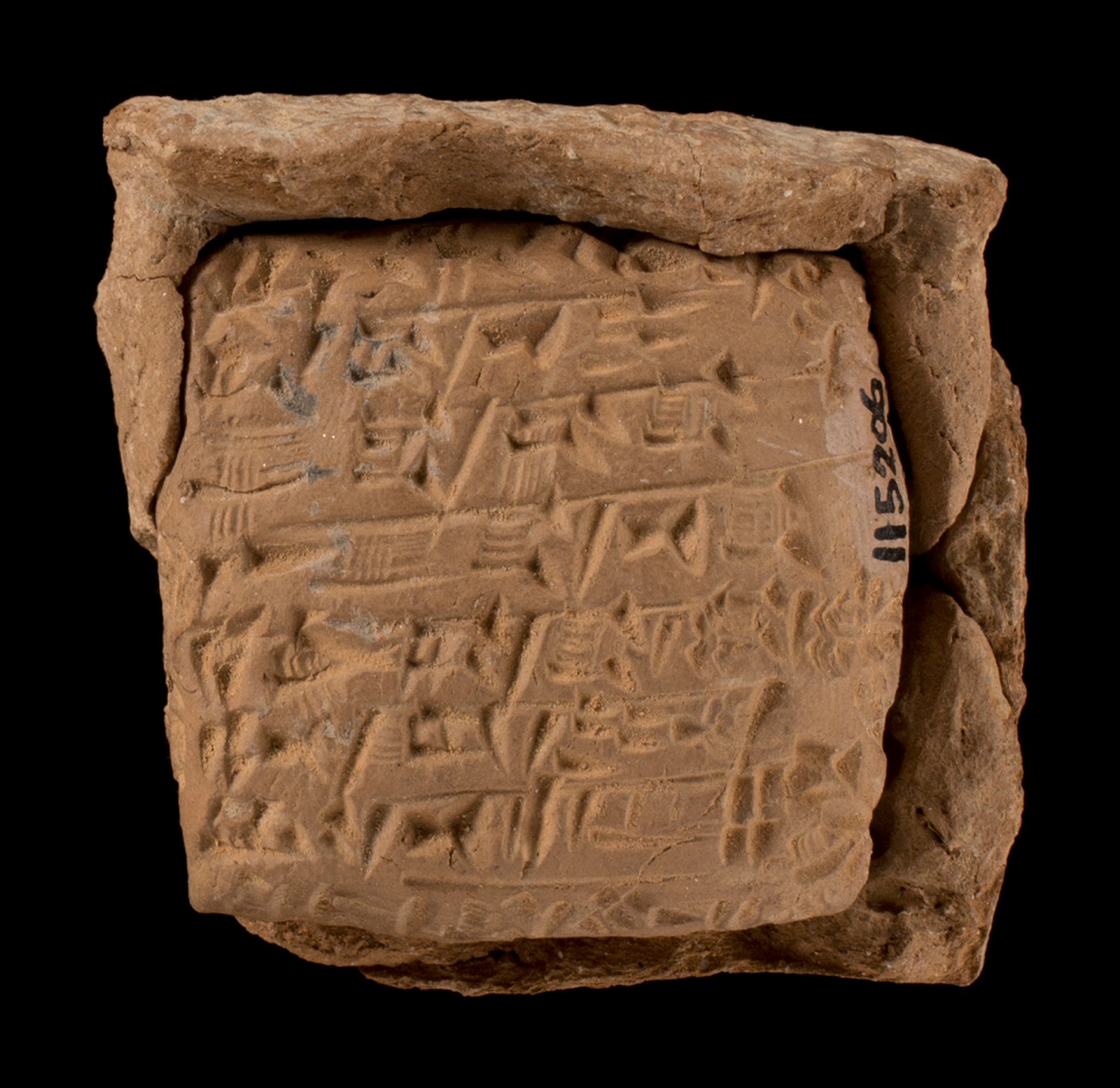 глиняные таблички шумеров. шумерские глиняные таблички конверт. глиняная доска для письма. шумерская глиняная табличка с рекламой. глиняные дощечки на доме.