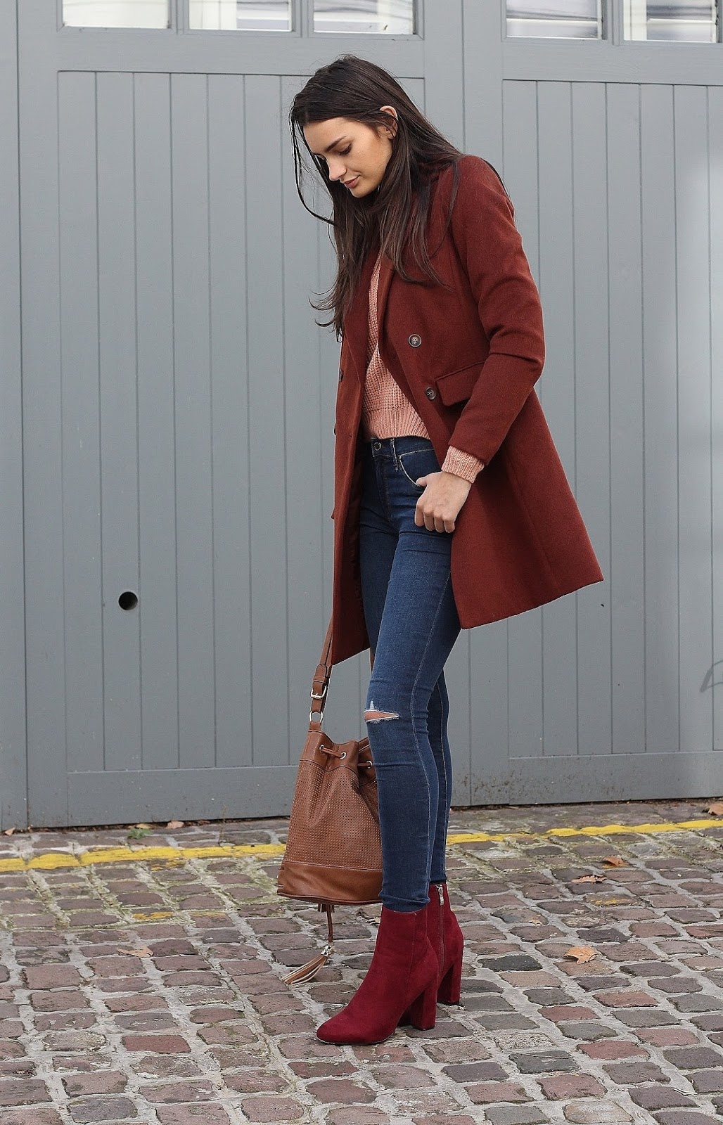 peexo fashion blogger wearing rust coat and autumn colours