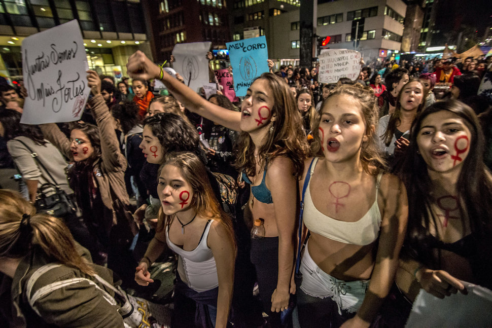 35 Photos Of Protesting Women That Portray Female Power - Brazil