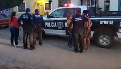 Vecinos de Niza intentan linchar a presunto ladrón; policías lo salvan