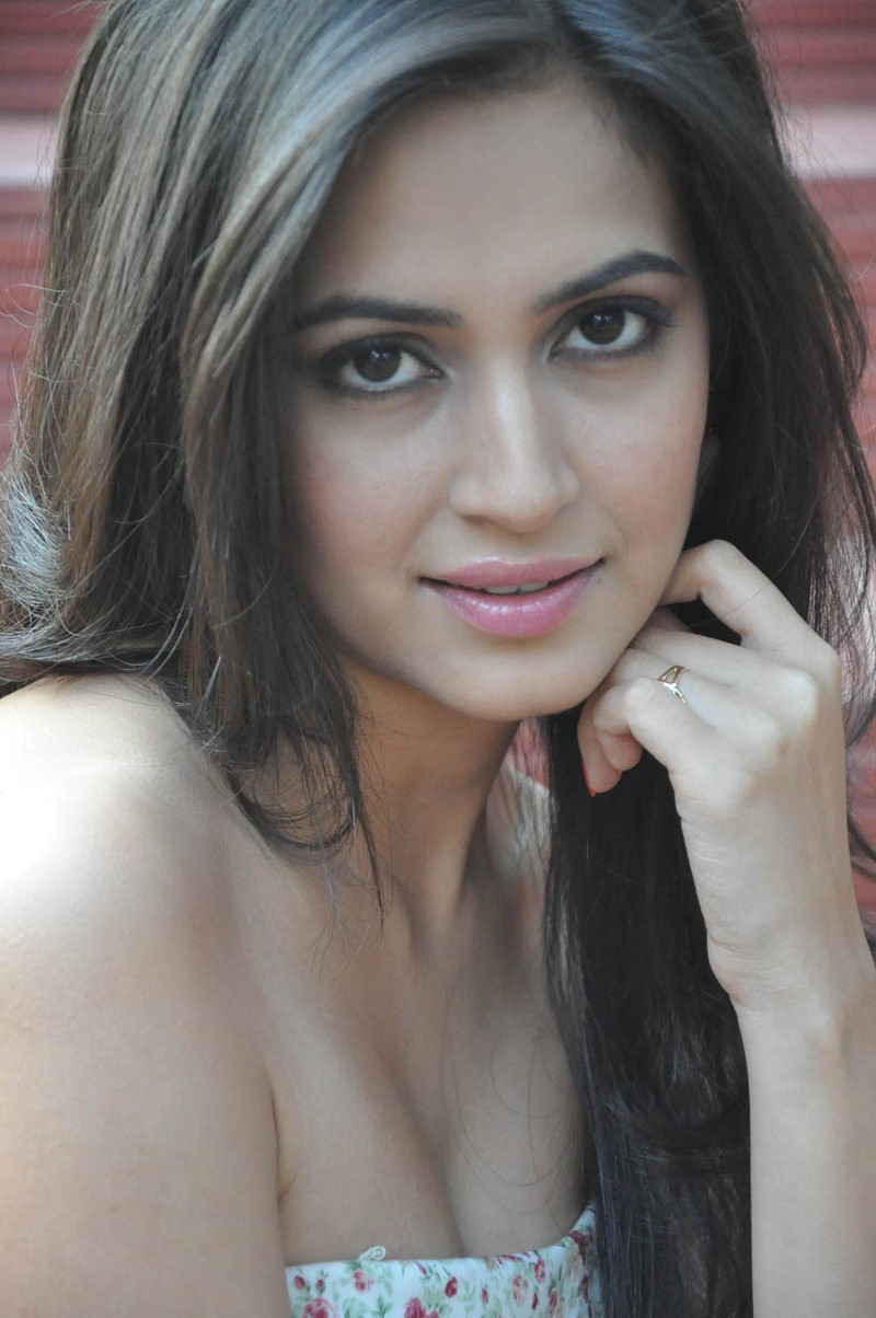 Actress Kriti Kharbanda Latest Hot Photo Shoot Stills Hq Pics N
