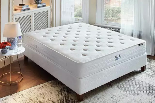 Yazlık-kışlık kullanım özelliğine sahip Yataş Blue Star Yatak fiyatı ne kadar? Yataş Blue Star Yatak incelemesi ve yorumları yatakfiyati.com'da!