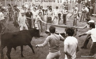 Candelario Salamanca fiestas 1972 una vaquilla para muchos mozos