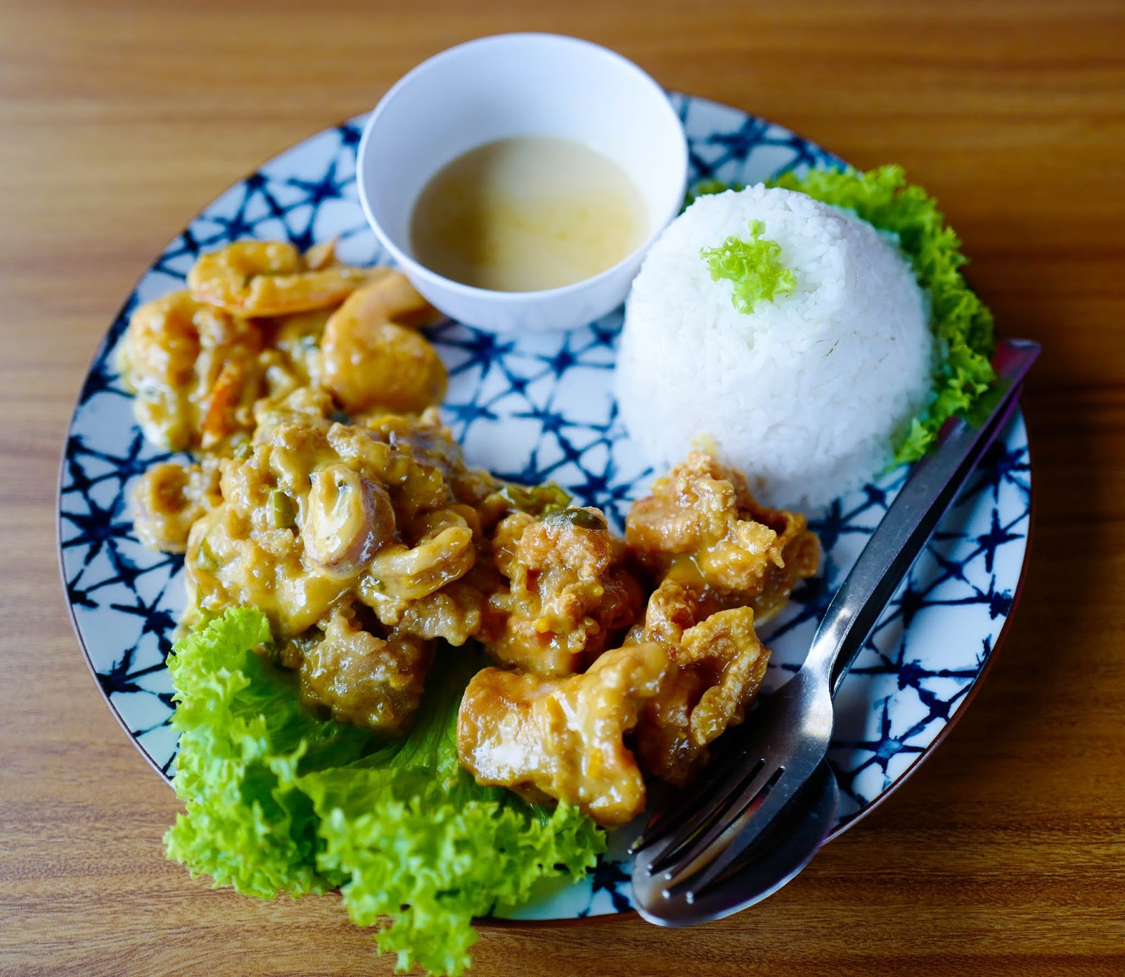 The ideal introduction to Jibril is the salted egg butter chicken rice platter, a creation for
