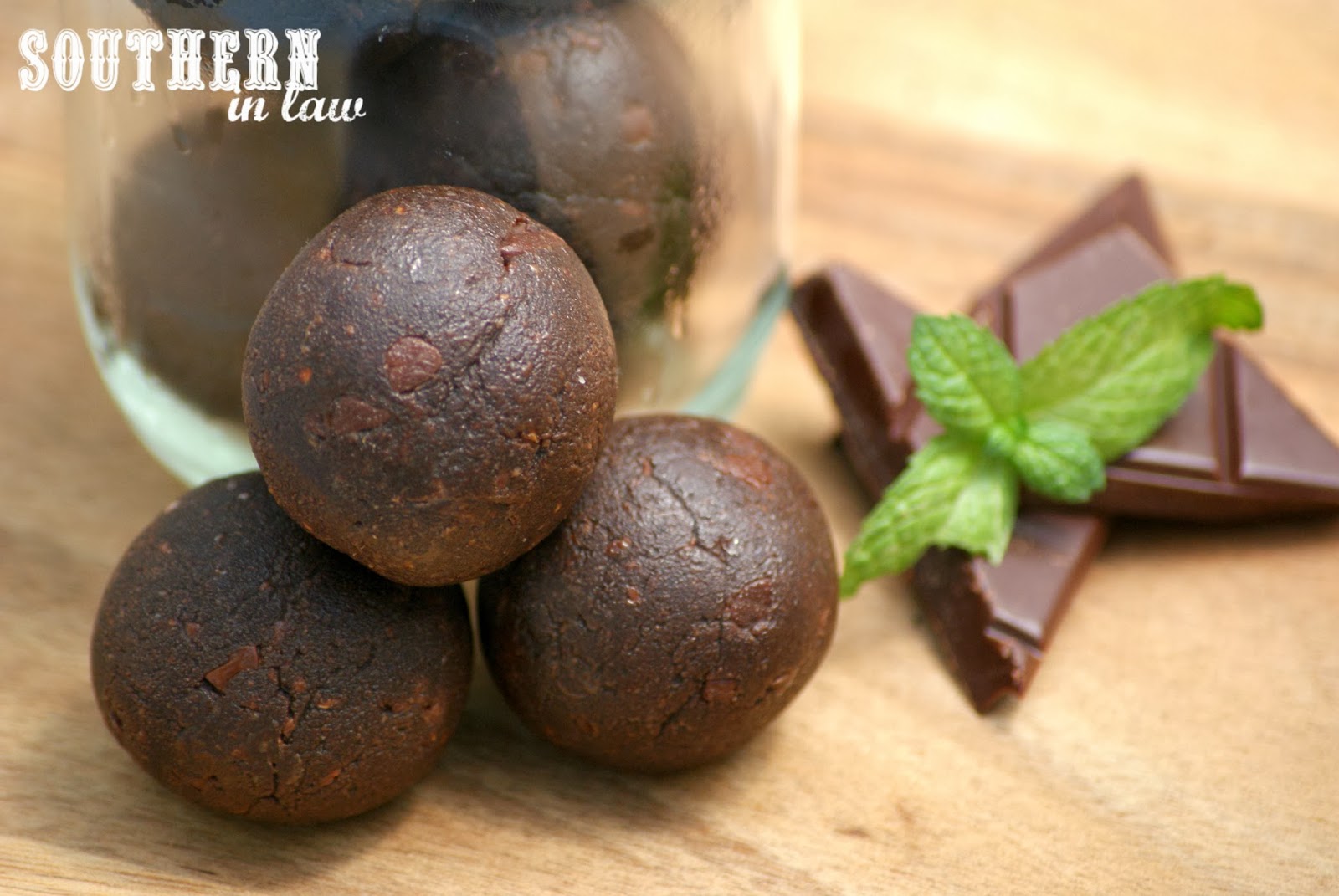 Mint Chocolate Raw Balls Recipe - Gluten Free, Healthy, Low Fat, Paleo, Clean Eating Friendly, Grain Free, Peanut Free, Egg Free, Vegan