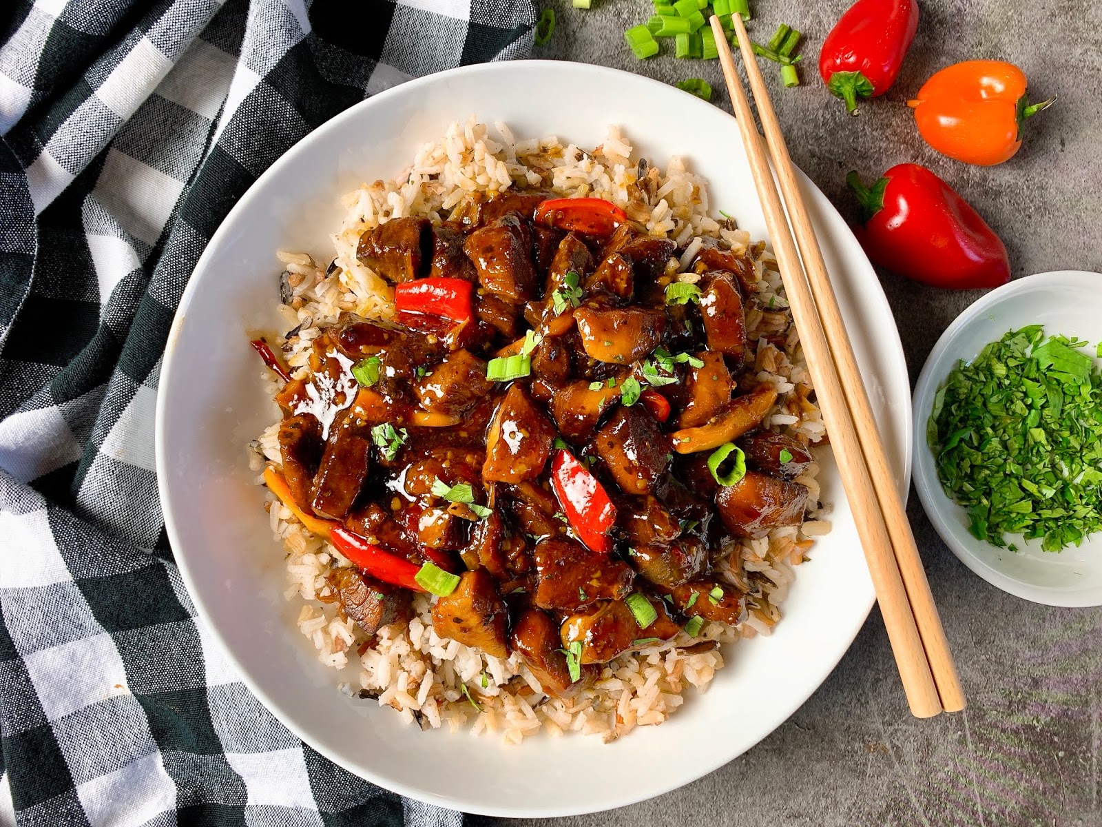 Sticky Chicken with Peppers