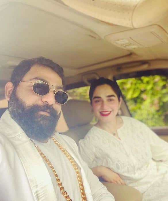 Designer Ali Xeeshan Unique and Stylish Outfit with His Wife Got everyone's Focus Designer Ali Xeeshan Unique and Stylish Outfit with His Wife Got everyone's Focus
