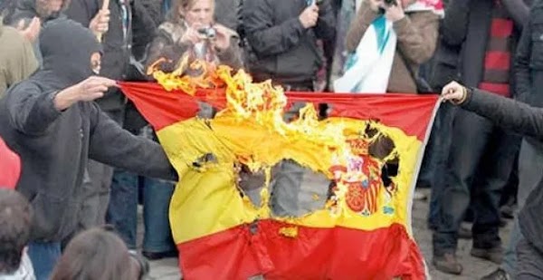 Reabre la tienda “Europa” de disfraces para almas franquistas Reabre la tienda “Europa” de disfraces para almas franquistas
