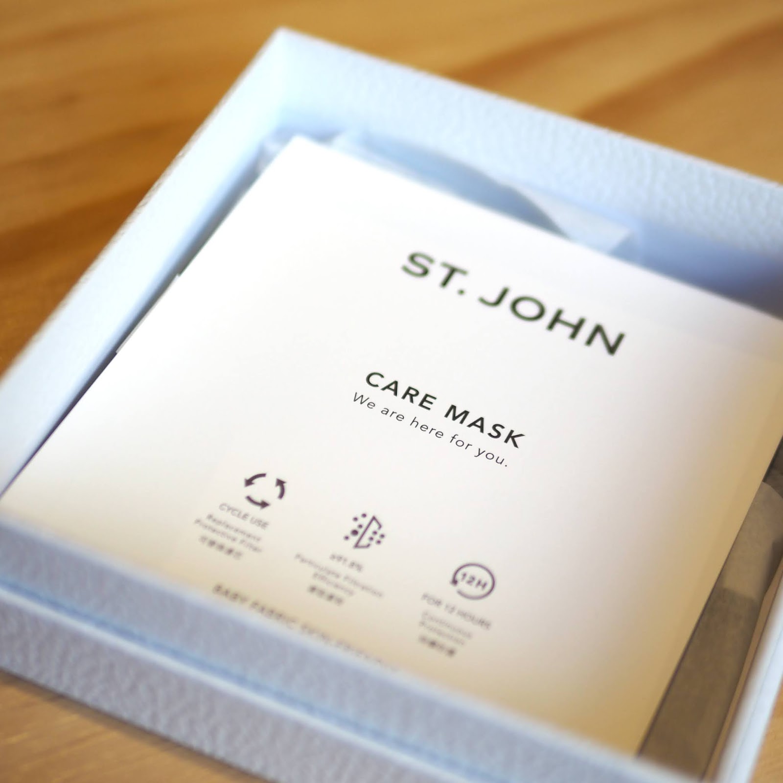 期間限定 St. John x Swarovski 水晶專屬口罩 StJohnKnits HereForYou 蘋果的化妝箱 by