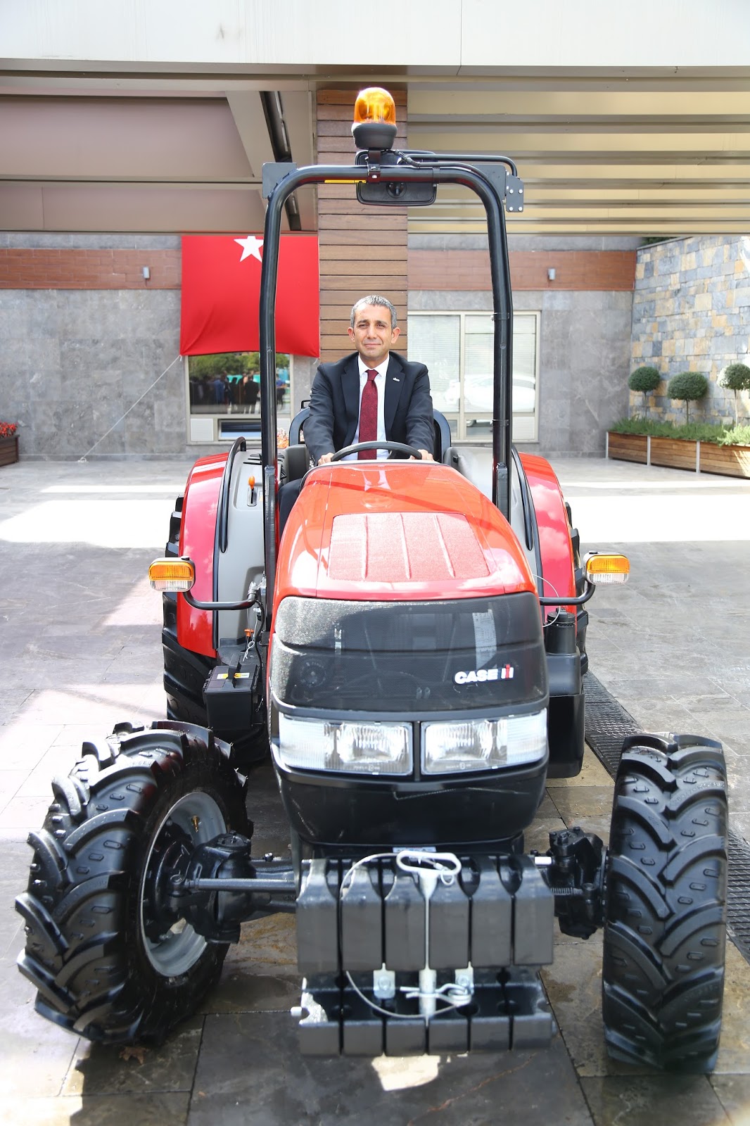 Bursa Tarim Fuari Nda Gozler Case Ih In Yepyeni Yerli Bahce Traktoru Jxb Serisi Uzerindeydi Agrimanset Agrimanset