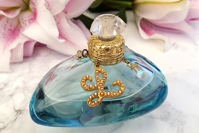 9 of the prettiest perfume bottles