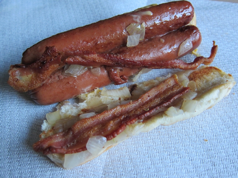 Review Five Guys Bacon Cheese Dog Brand Eating