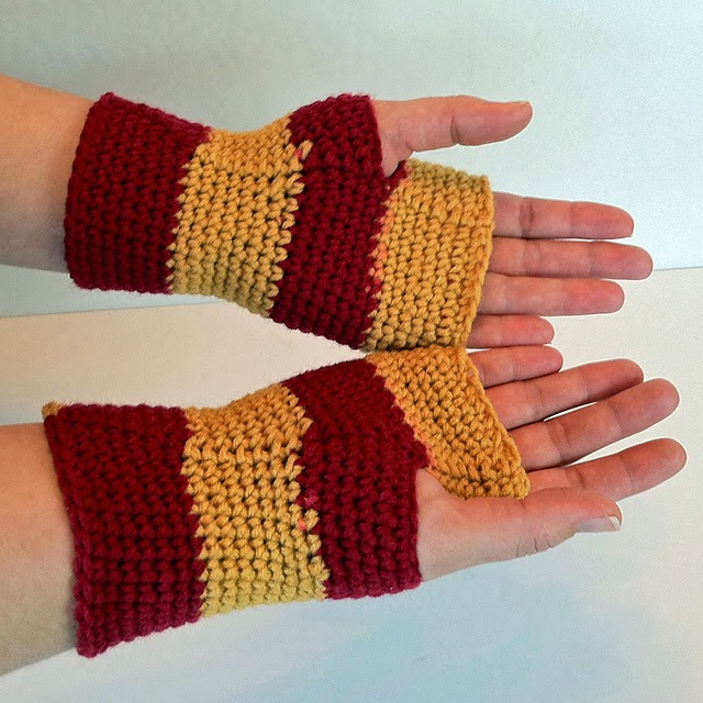Crochet Rochelle: Gryffindor Hand Warmers