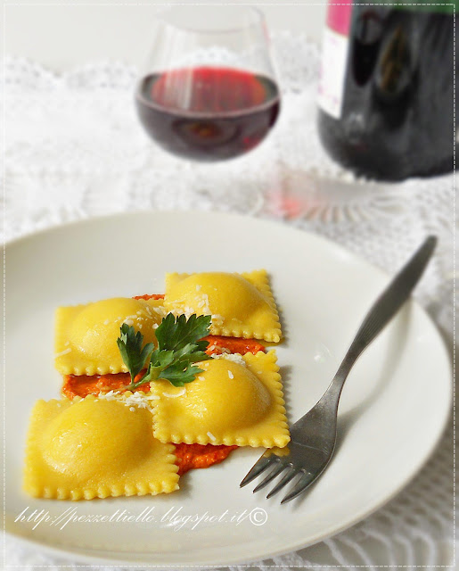 Ravioli con ripieno di mandorla