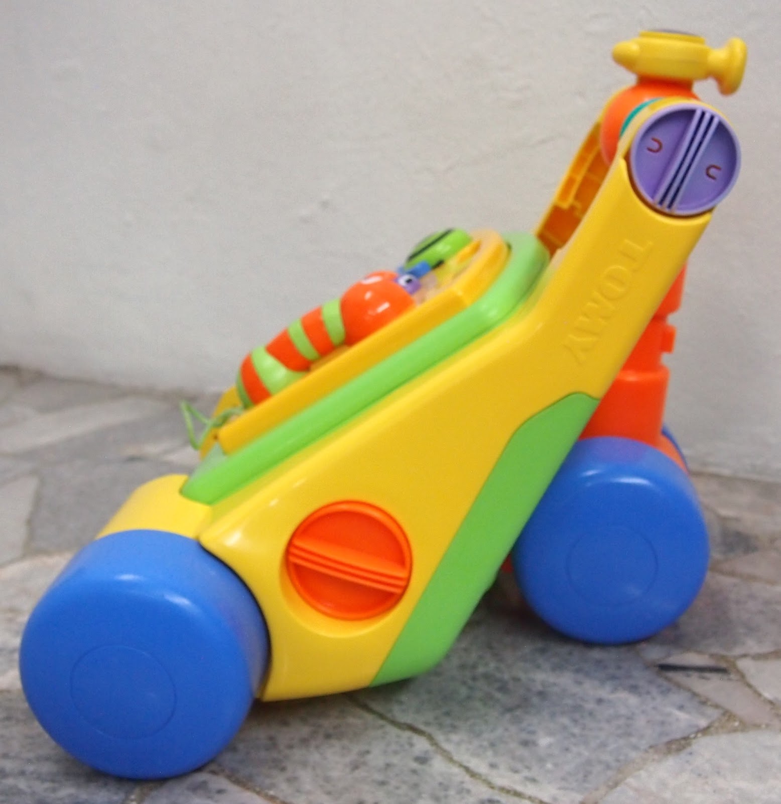 JuaiMurah Tomy Toddle & Ride Baby Walker and Toddler Trike in One