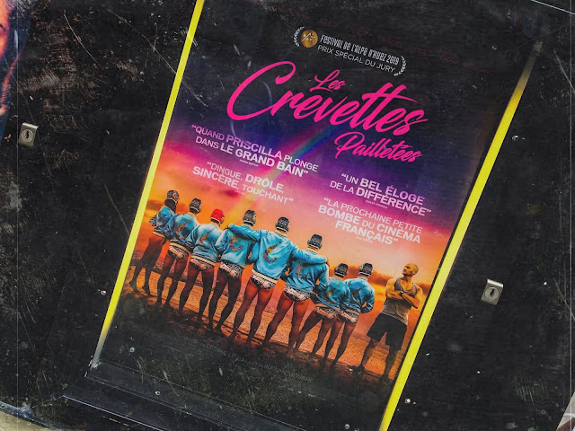 "Les Crevettes Pailletées", une affiche et un film haut en couleur