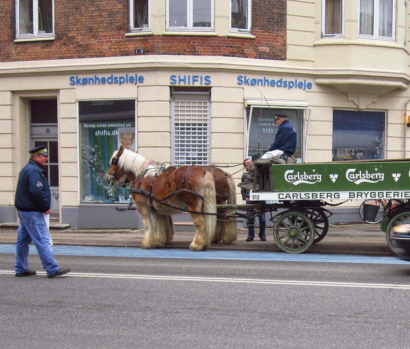 Sammenlignelig Giotto Dibondon på Valby og København, før og nu: Hestetrukne ølvogne