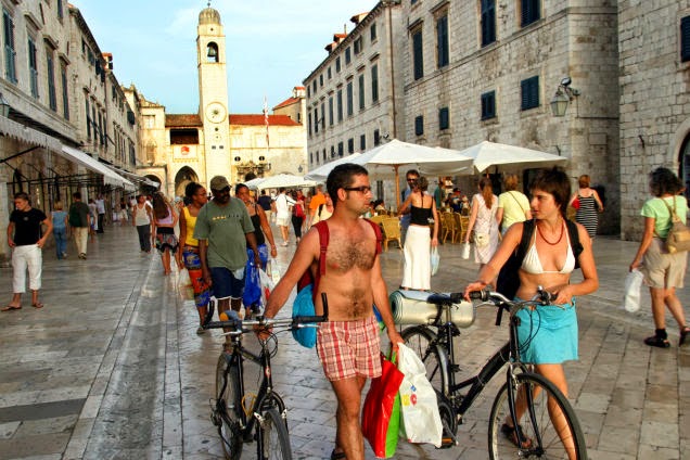 Biking in the coastal towns of Croatia, for example in Dubrovnik, is a pleasant way to explore the Adriatic country. - 18 Amazing Places You Should Ride Your Bike Before You Die
