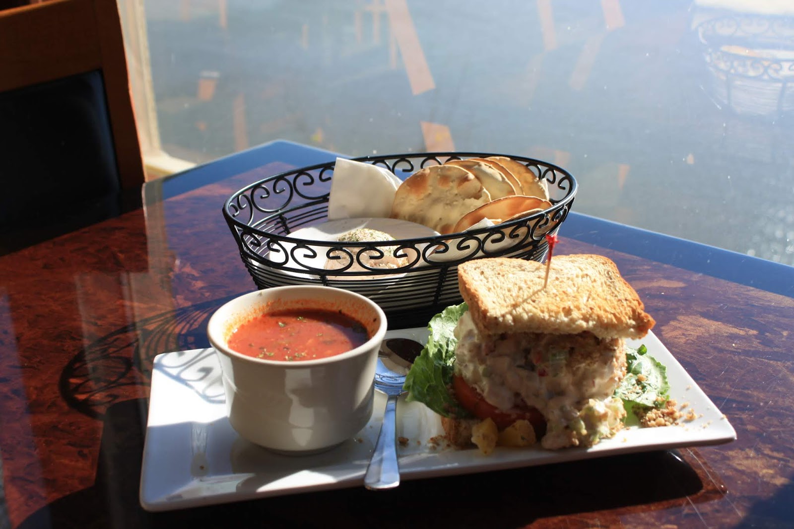 Why Lunch at JB Hook's is the Best!