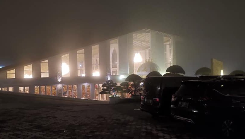 Lezatnya Sop Buntut Resto & Cafe Istana Kuliner Bandungan ...