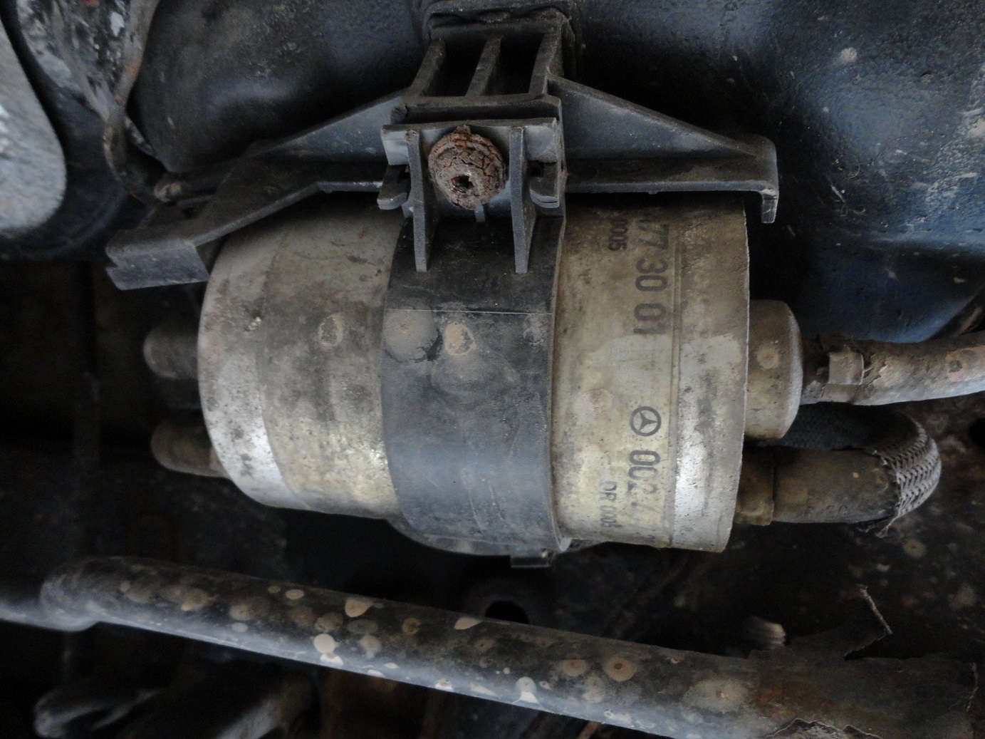 MERCEDES W203 C180K HOW TO REPLACE FUEL FILTER