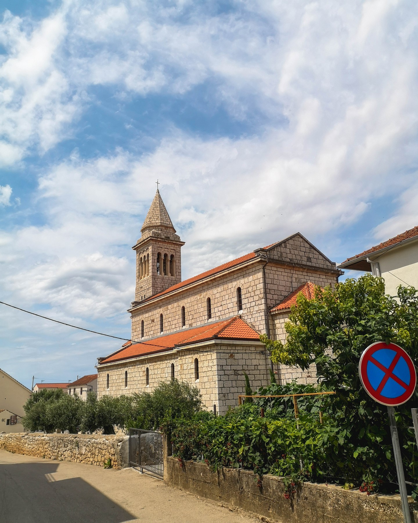 Potovalni vodič po Pakoštanih (Travel Guide)