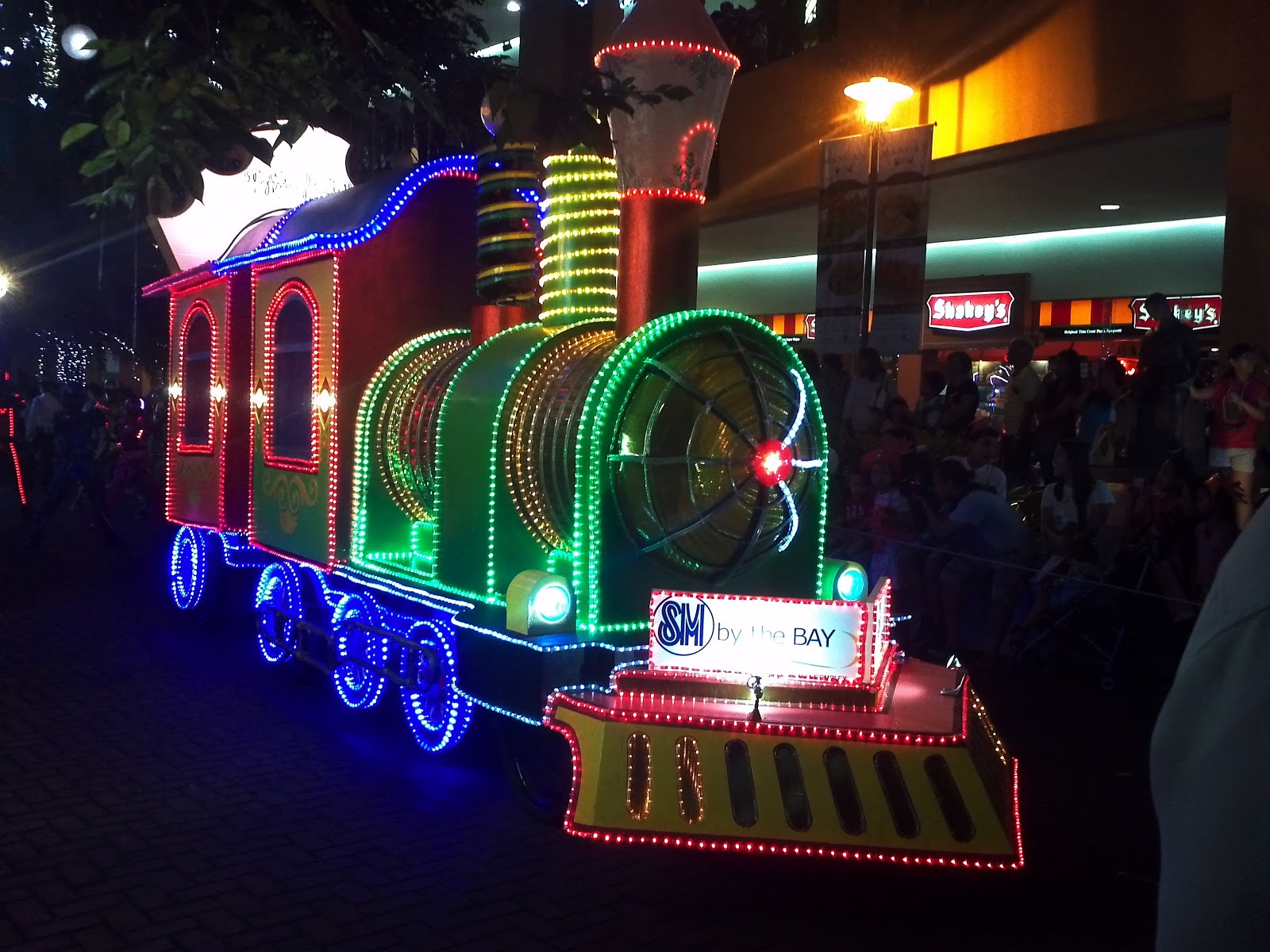 Blogabing. Blogaboom. Joy Overload The SM Mall of Asia's Toy