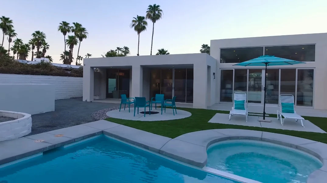 32 Interior Photos vs. 585 S La Mirada Rd, Palm Springs, CA Luxury Modern Home Tour