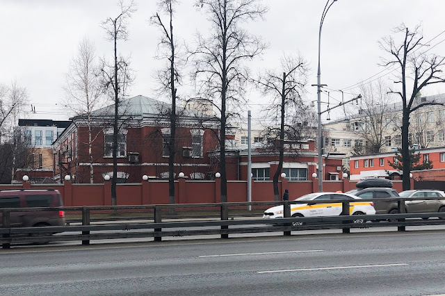 Варшавское шоссе, бывший дом главного бухгалтера фабрики «Даниловская мануфактура» (бывшее профессионально-техническое училище № 108)