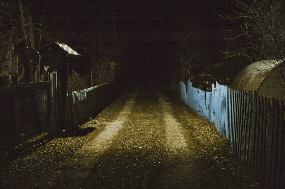 Hantu Raya Mengganggu Penduduk Kampung