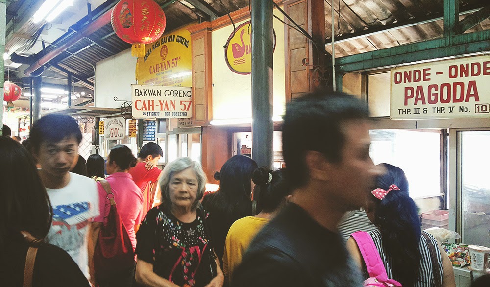 Pasar Atom Surabaya: Lontong Mie Ny. Marlia, Bu Rudy, Cakue Peneleh, Bubur Madura