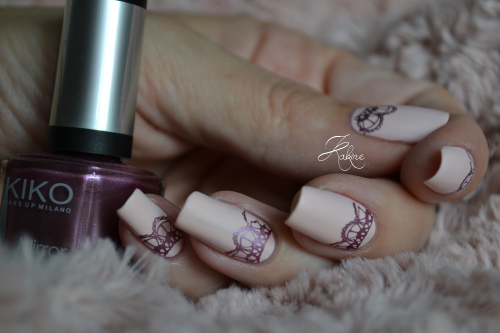 Kakine Nail Art Lunule en dentelle