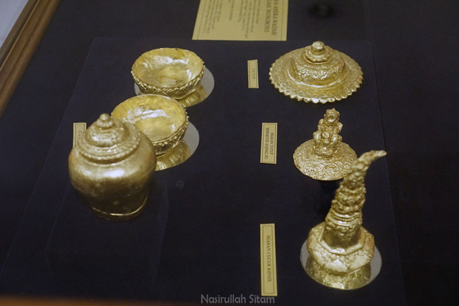 Beberapa koleksi emas di Museum Ronggowarsito