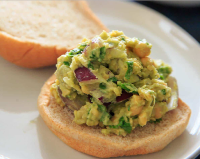 Smashed Avocado and Chickpea Salad Sandwich #vegan