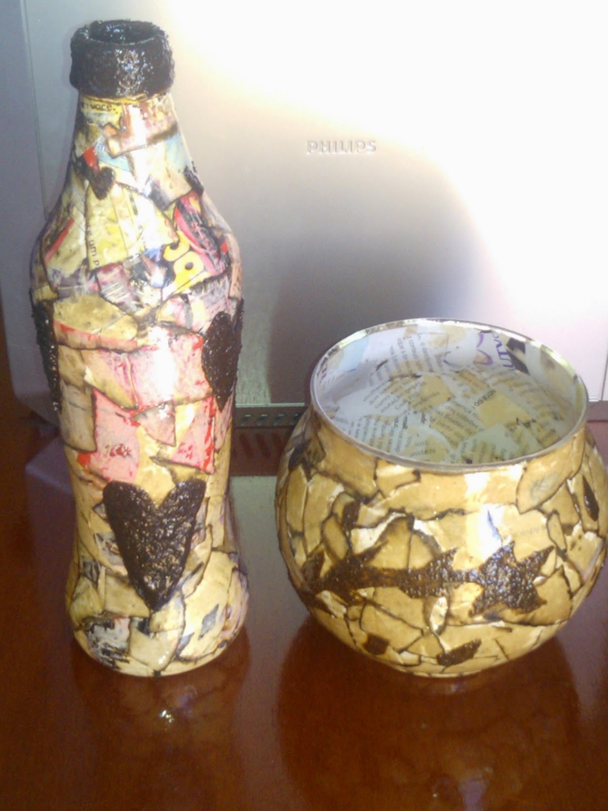 ARTESANATO EM JORNAL GARRAFAS E VASOS DE VIDRO Aparador Tv Sala ~ ARTESANATO EM JORNAL GARRAFAS E VASOS DE VIDRO