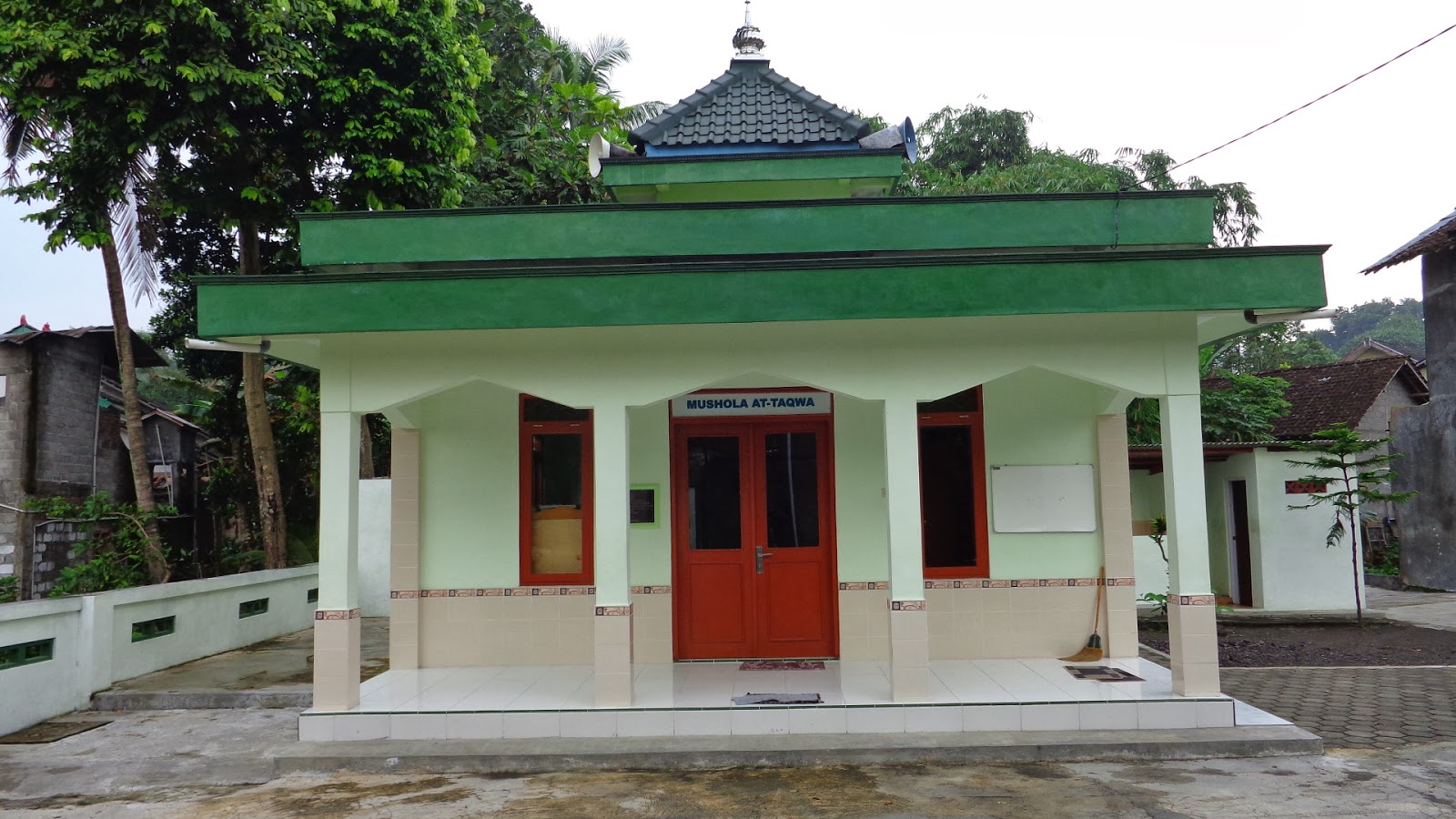 MUSHOLLA AT-TAQWA: MUSHOLLA AT-TAQWA CANDIKARANG