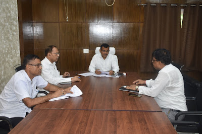 विभिन्न मुद्दों पर आयुक्त की समीक्षा