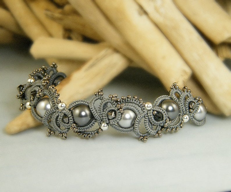 Lovely Needle Tatted Jewelry Tutorials by Happyland87 / The Beading Gem